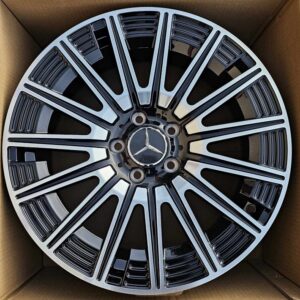 R18 MB AMZ H3176F Black polish 18x8 5x112