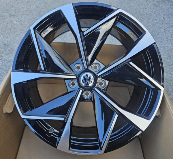 R20 AUDI VW SEAT SKODA MB AMZ 5638 Black polish 20x8 5x112