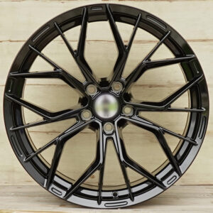 R18 AMZ F010 Black 18x8 5x114.3