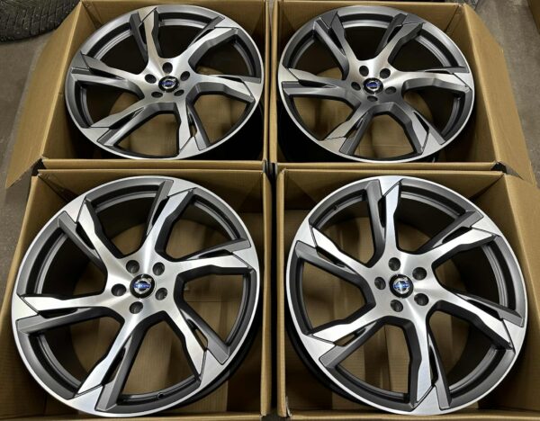 R21 Volvo  21 x 9 Aukude diam. (PCD) 5 x 108 Keskaugu diam. 67,1 mm Offset 45