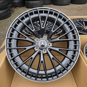 r20 Mercedes AMG 20x8.5  5x112  ET: 36 ja 20x9.5  5x112  ET: 43  66.6